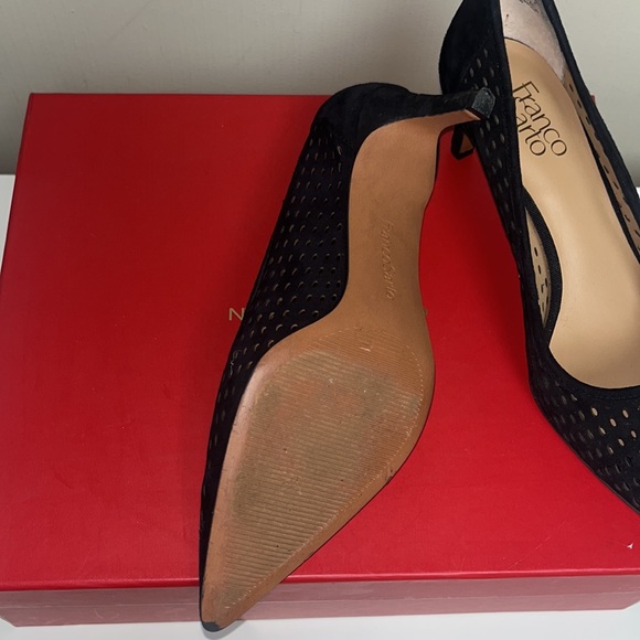 Black suede perforated pump - Picture 3 of 3